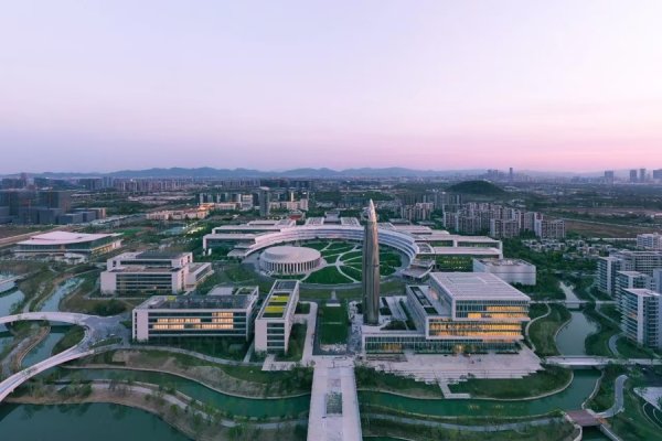 配资界网 视频|施一公：如果不想让孩子天天“卷”，西湖大学会是一个很好的选择